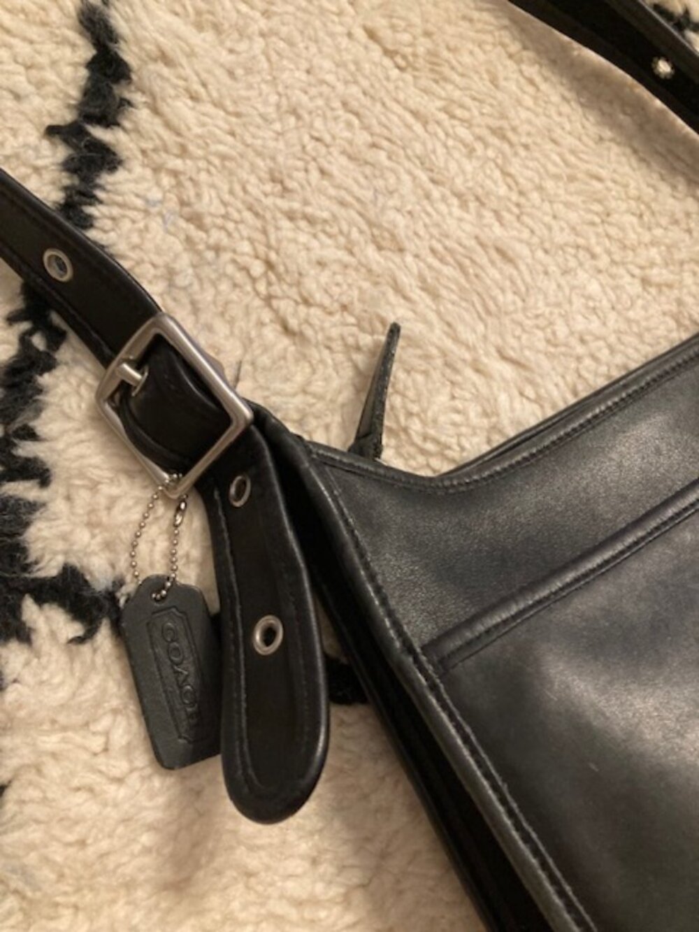 Vintage Coach Black Leather Shoulder Bag - Picture 5 of 8